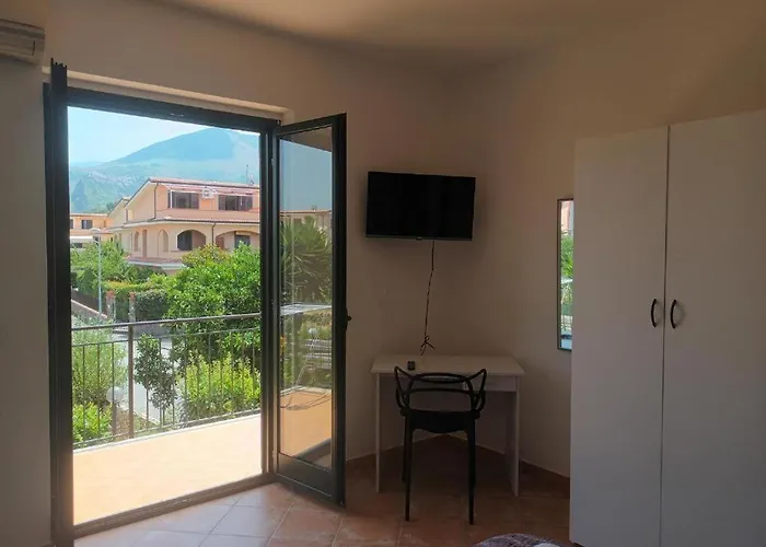 Alojamento de Acomodação e Pequeno-almoço Nina's House 4*